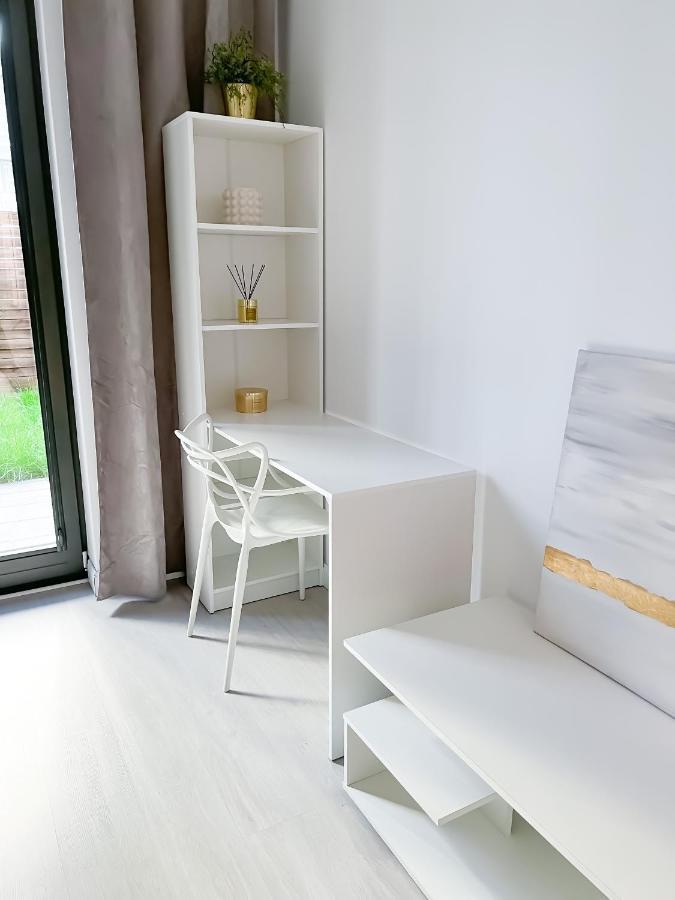 Bliska Wola, Apartament 3 Pokoje Z 40m2 Ogrodkiem Apartament Warszawa
