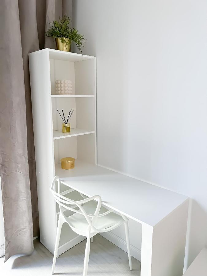 Bliska Wola, Apartament 3 Pokoje Z 40m2 Ogrodkiem Apartament