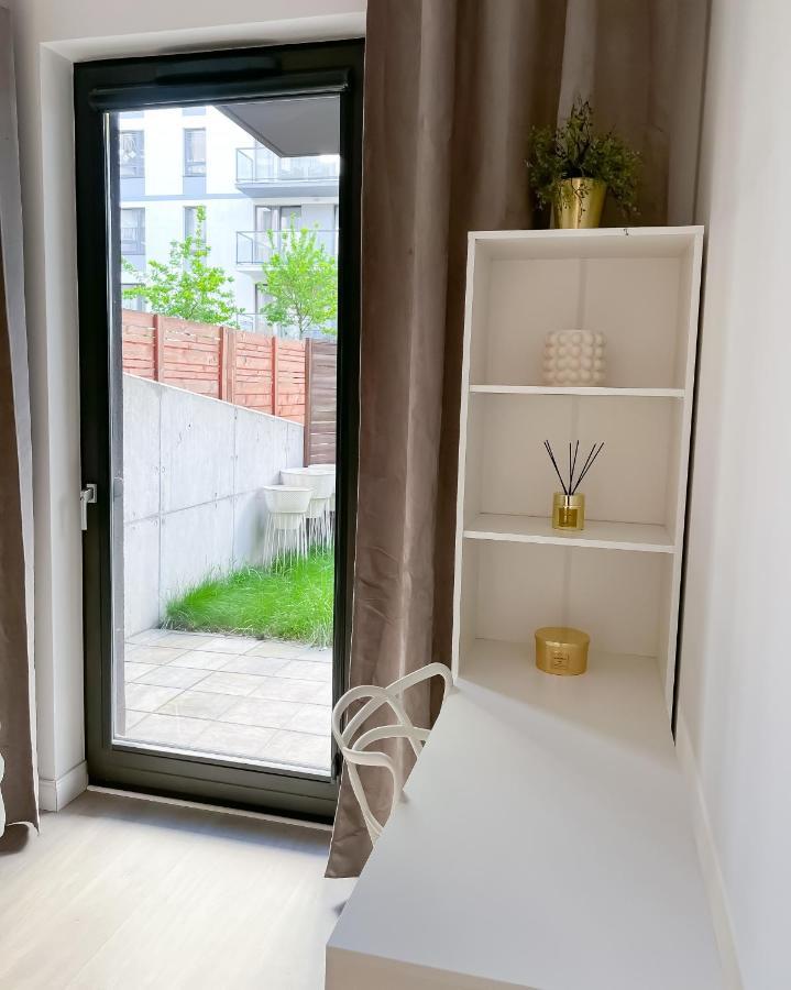 Bliska Wola, Apartament 3 Pokoje Z 40m2 Ogrodkiem Apartament Warszawa