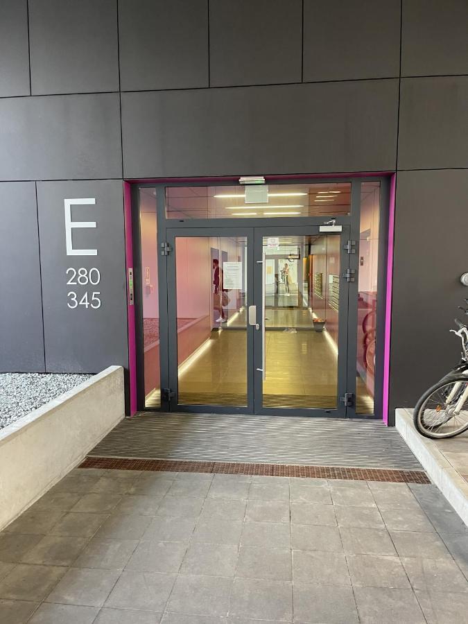Apartament Bliska Wola, Apartament 3 Pokoje Z 40m2 Ogrodkiem *