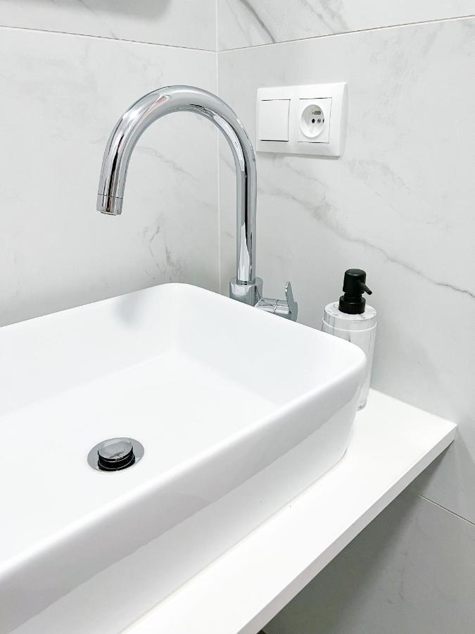 Bliska Wola, Apartament 3 Pokoje Z 40m2 Ogrodkiem Warszawa